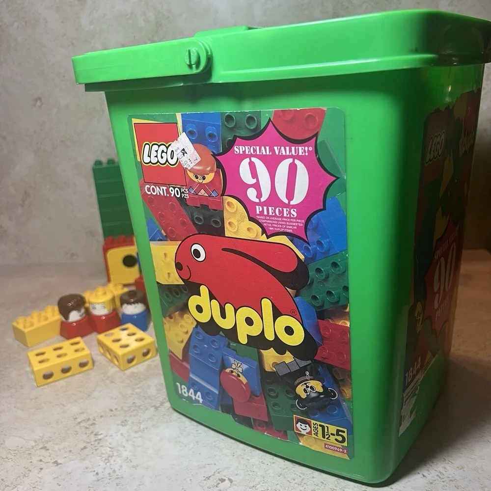 LEGO DUPLO Large Green Bucket‎ #1844 3 People Vintage Door Cars Mixed Collection